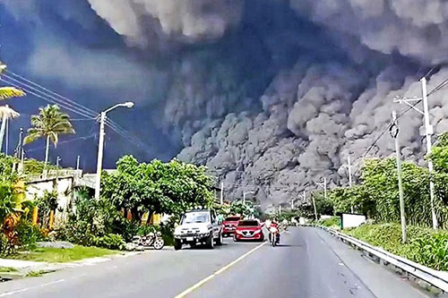 Guatemala resiste entre el dolor y el luto